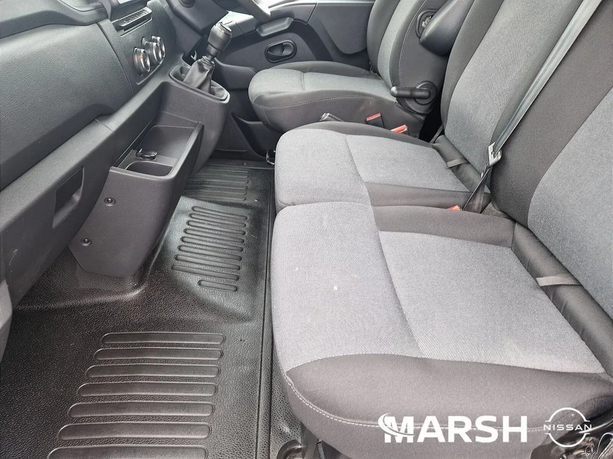 Nissan Interstar L2 H2 135 FWD AC CP MY22 3DR - Image 4