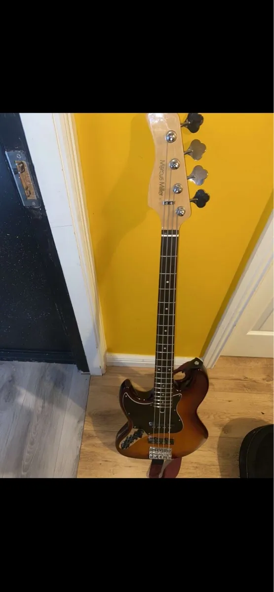 Marcus Miller V3 TS 2nd Gen left handed - Image 1