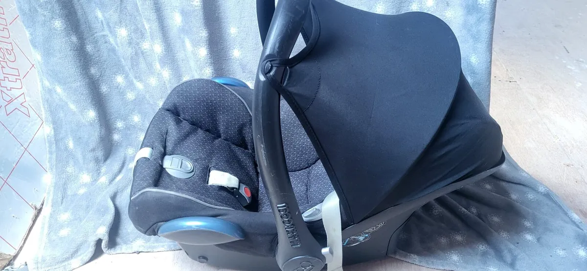 Car seat - Image 1