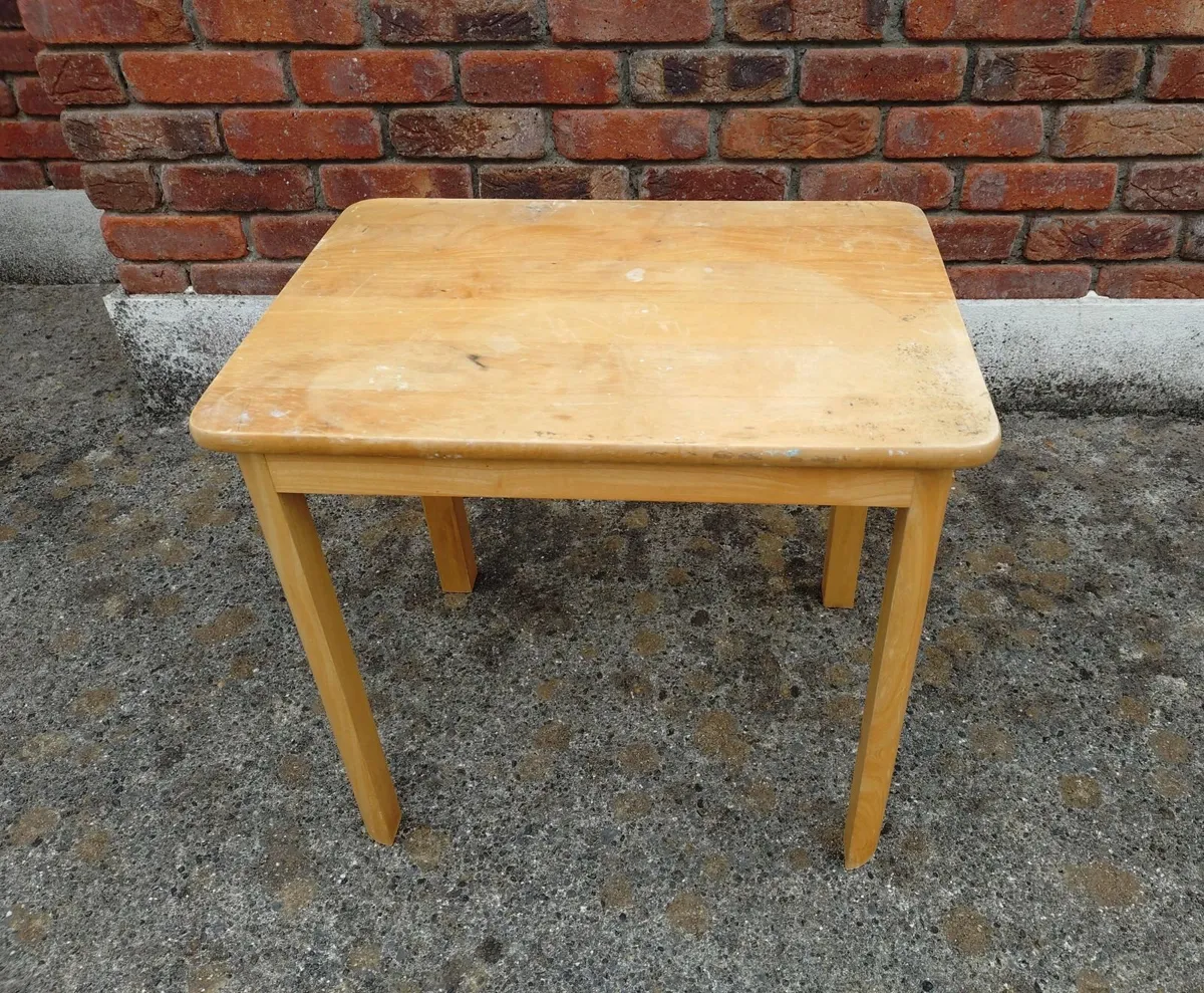 LOW, SMALL, TABLE (USED). - Image 1