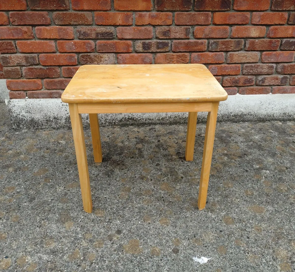 LOW, SMALL, TABLE (USED). - Image 2