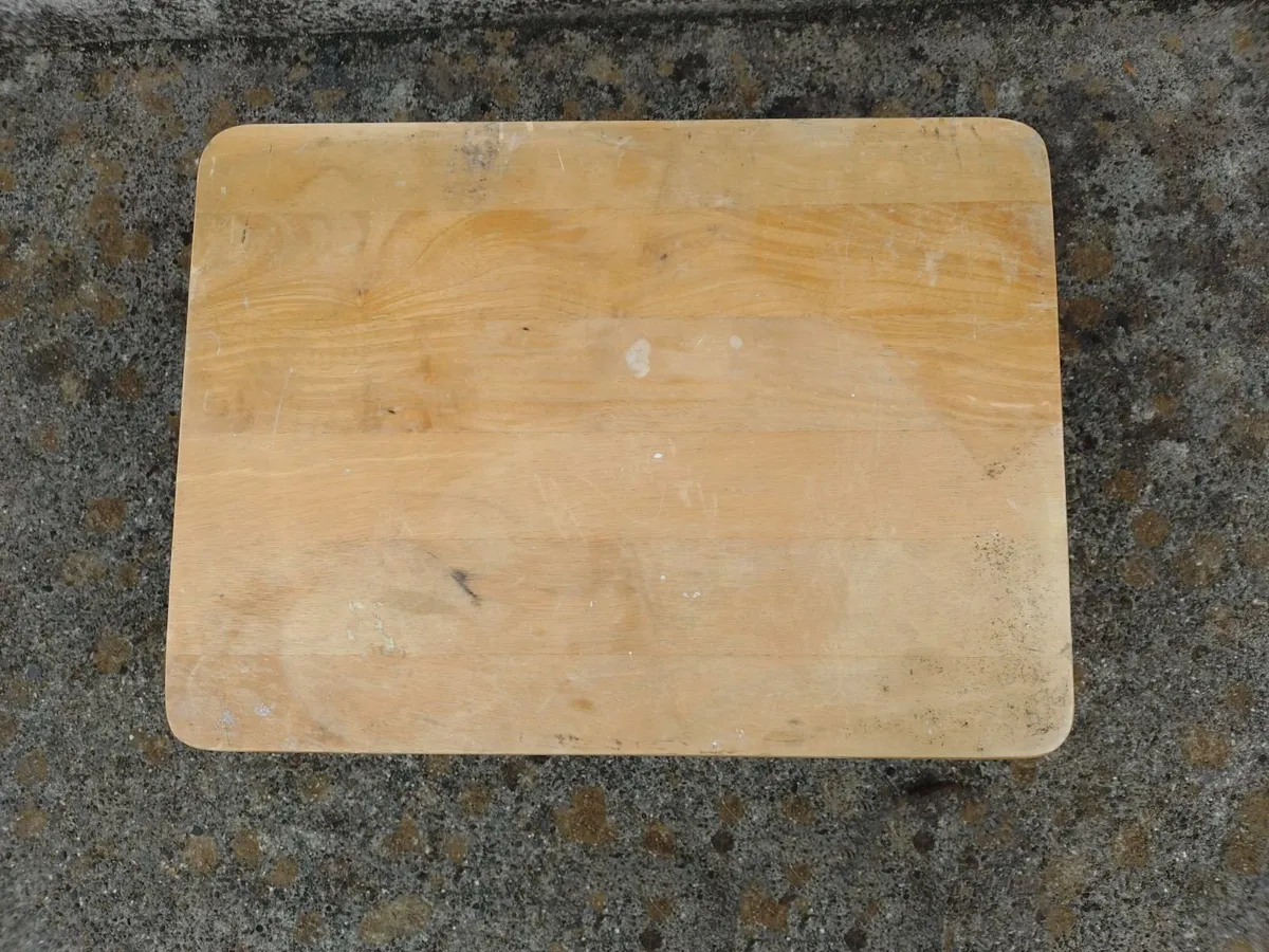 LOW, SMALL, TABLE (USED). - Image 3