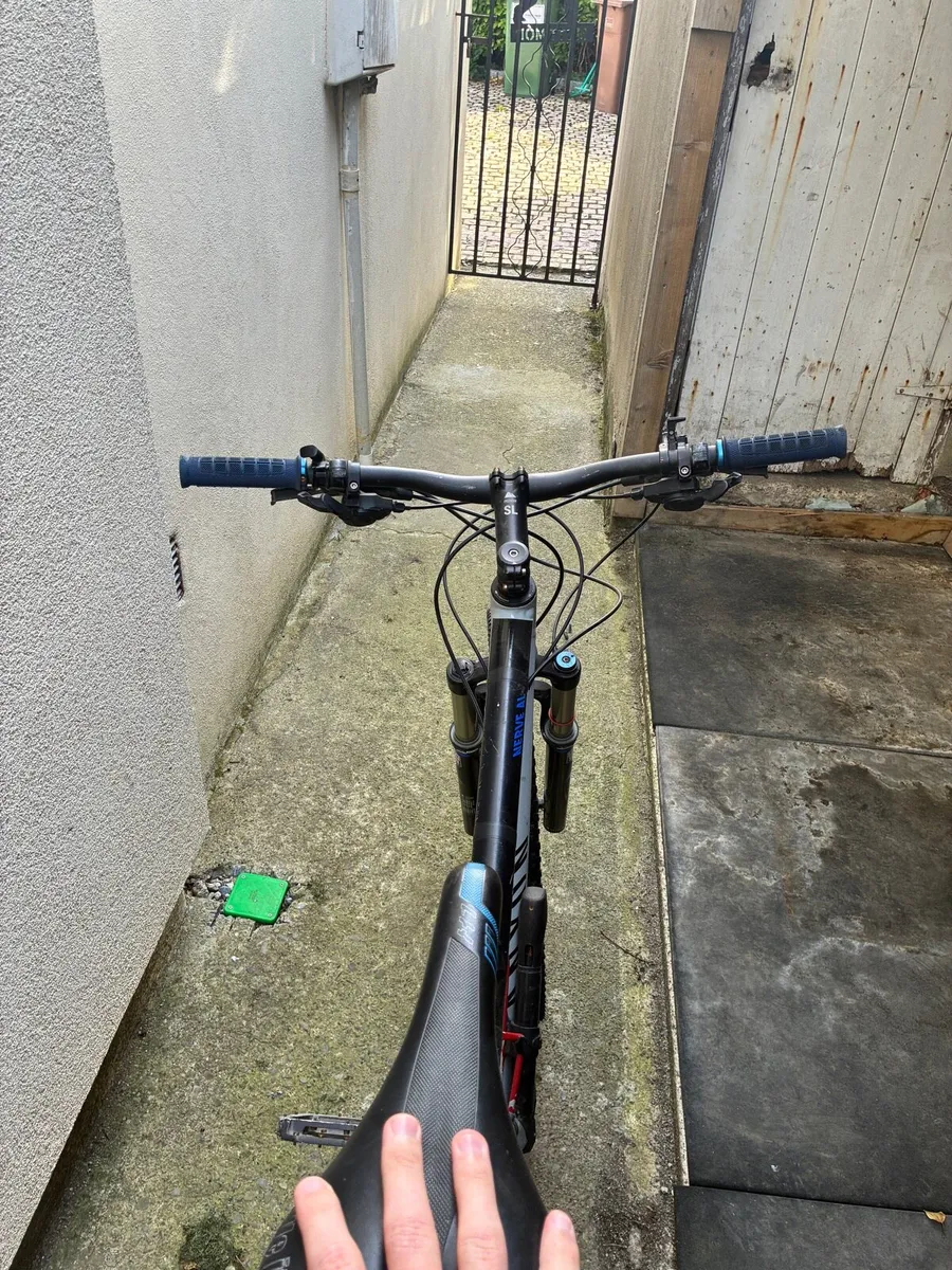 Down hill mountain bike - Image 4