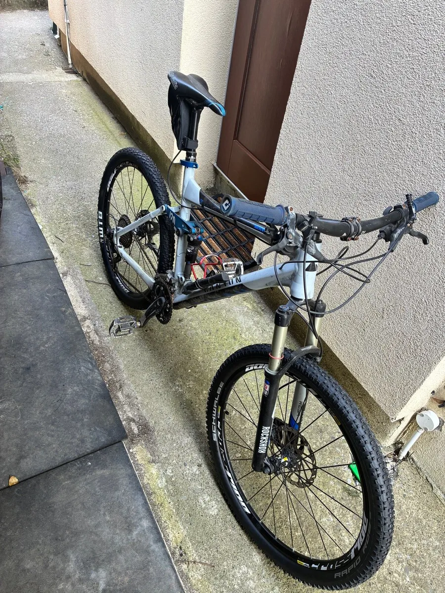 Down hill mountain bike - Image 1