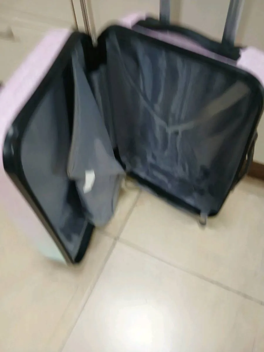 CABIN SIZE HARD TYPE SUITCASE 4 WHEELS - Image 2