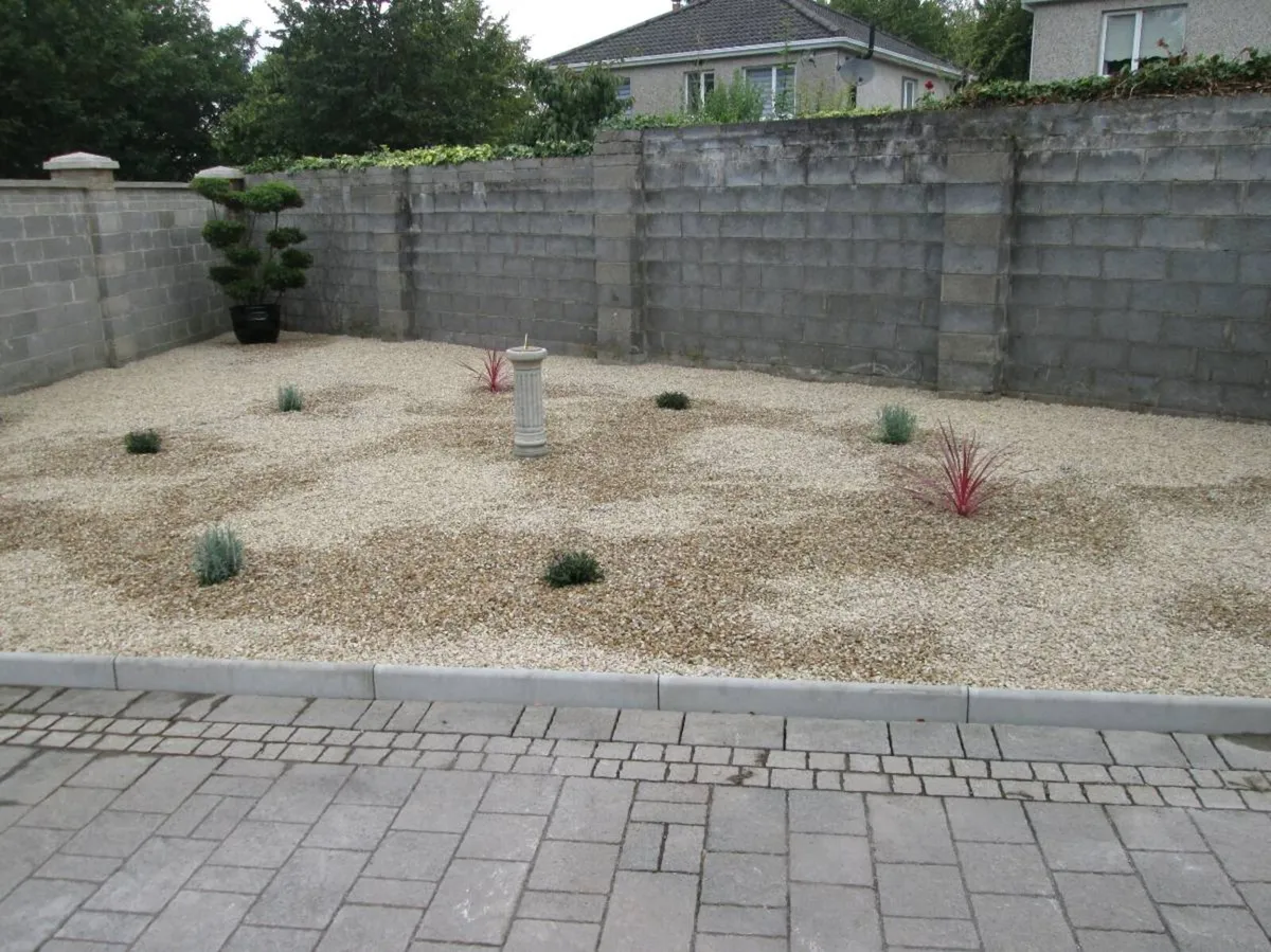 LAKESIDE LANDSCAPING AND PAVING - Image 1