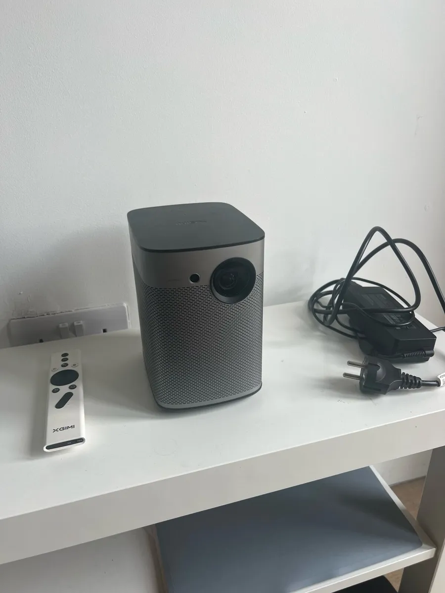 Xgimi halo projector - Image 1