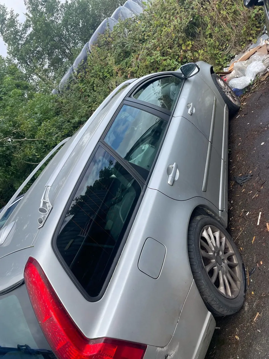 2011 Volvo V50 - Image 2