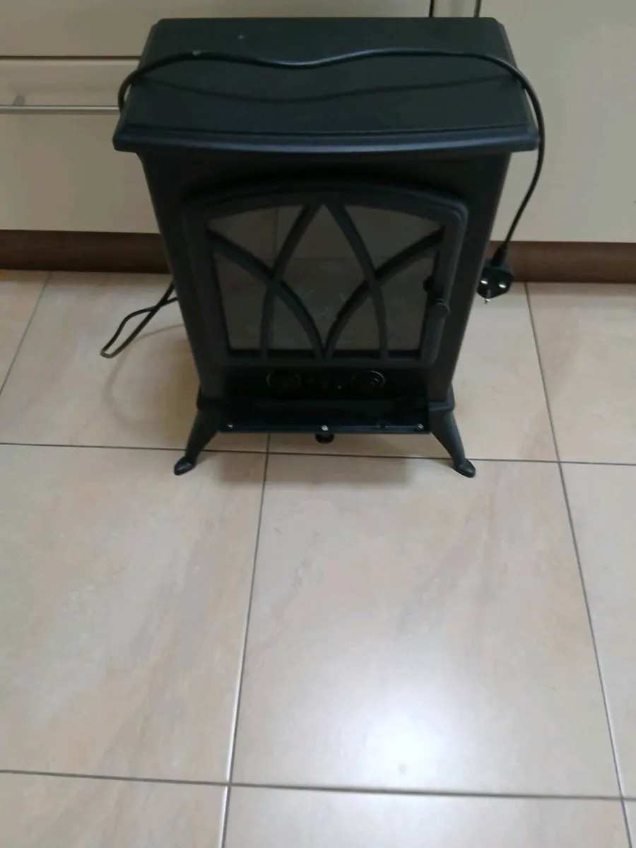 SMALL ELECTRIC HEATER NEW - Image 1