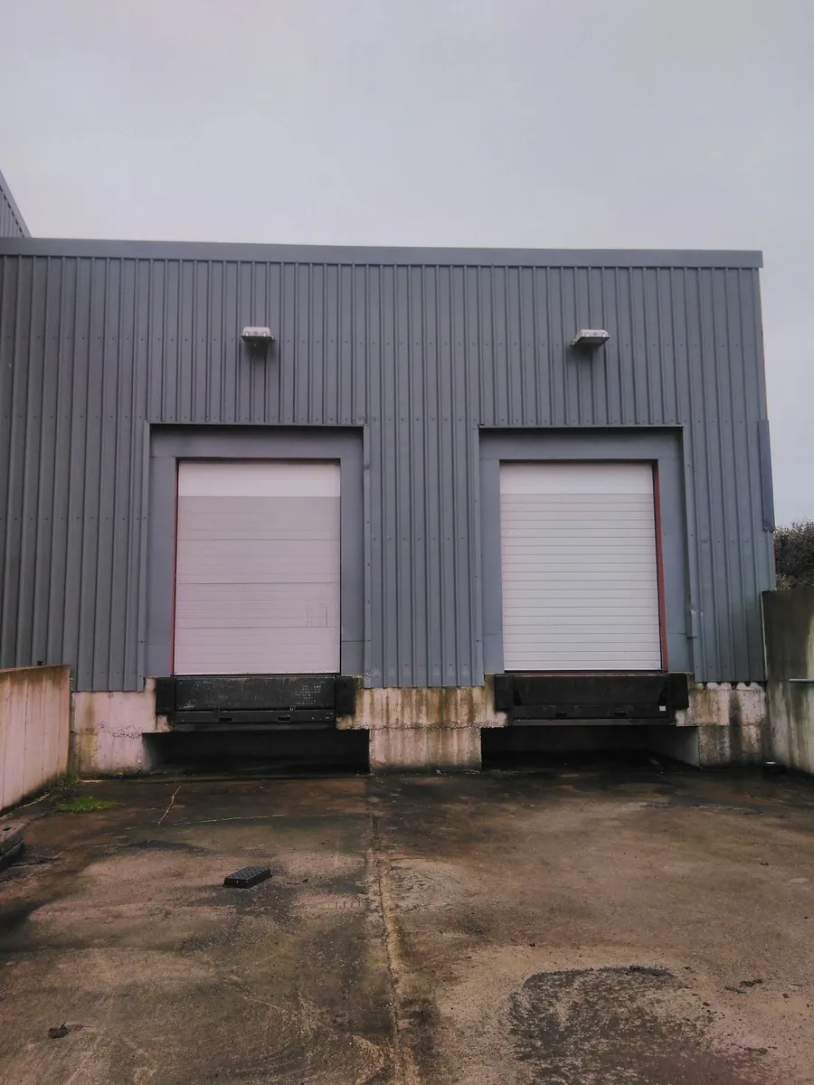Warehouse and yard to rent - Image 3