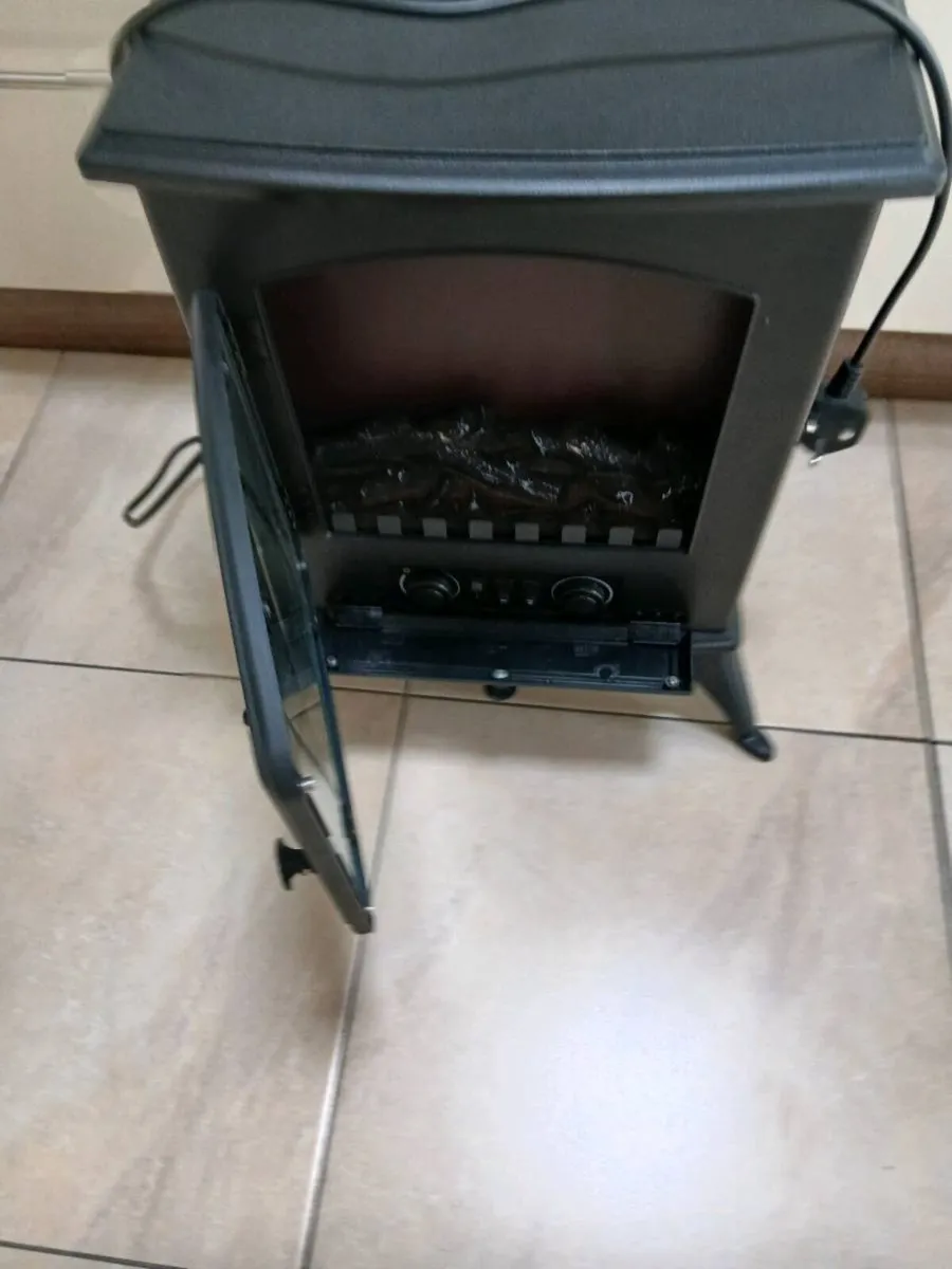 SMALL ELECTRIC HEATER NEW - Image 4