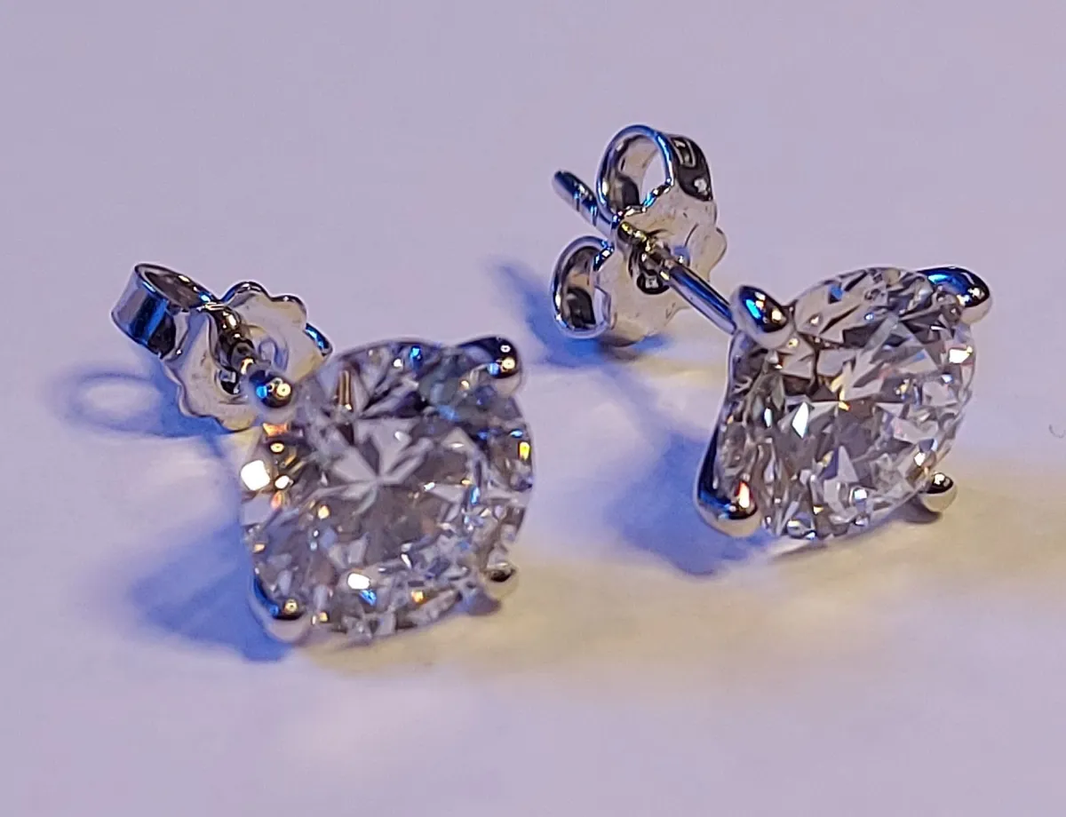 18k Gold earring 4ct Lab-Grown Diamonds IGI cert - Image 2