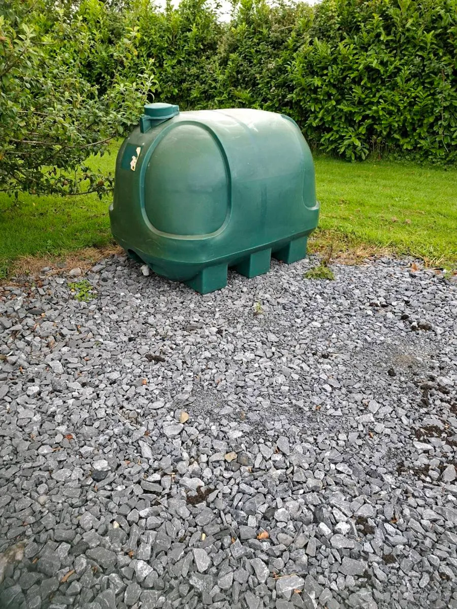 Oil tank
