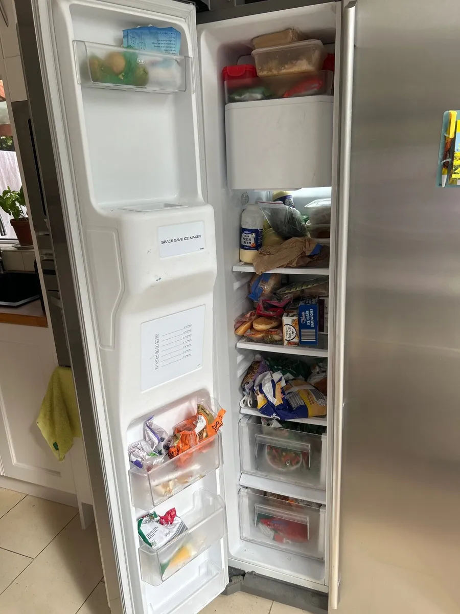 Fridge freezer - Image 2