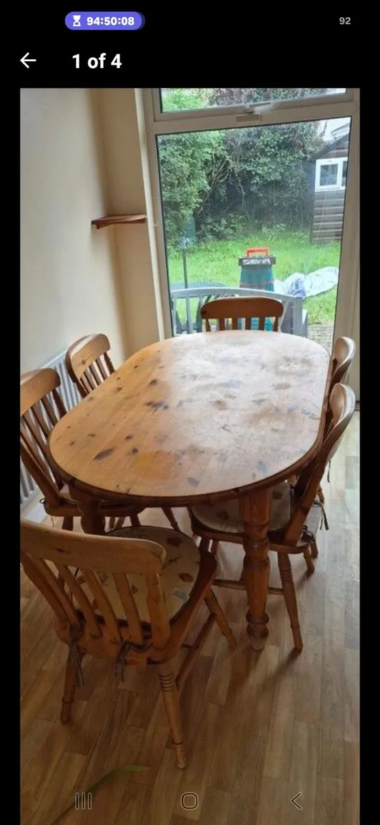 Table and chairs - Image 3