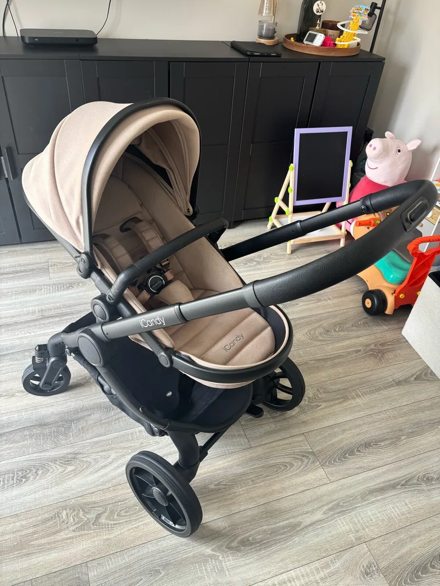 I candy pram - Image 1