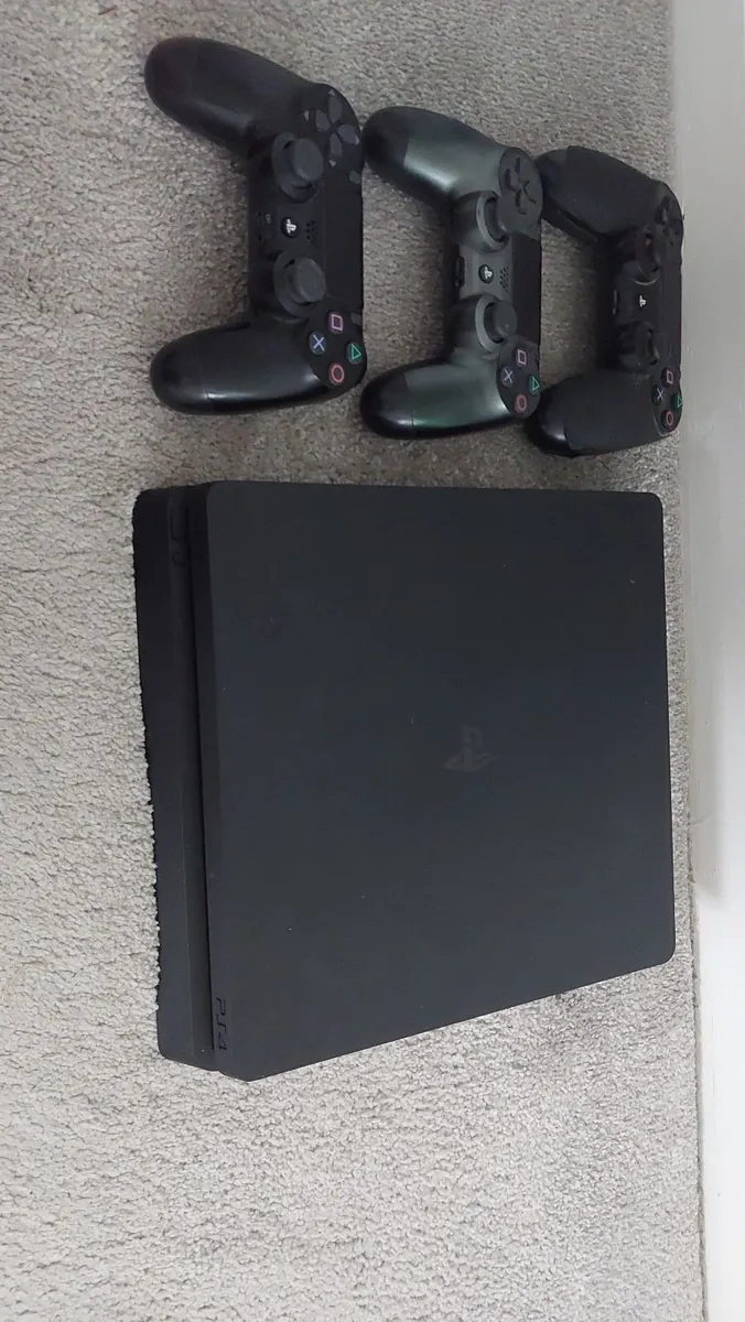 Ps4 slim 500GB - Image 1