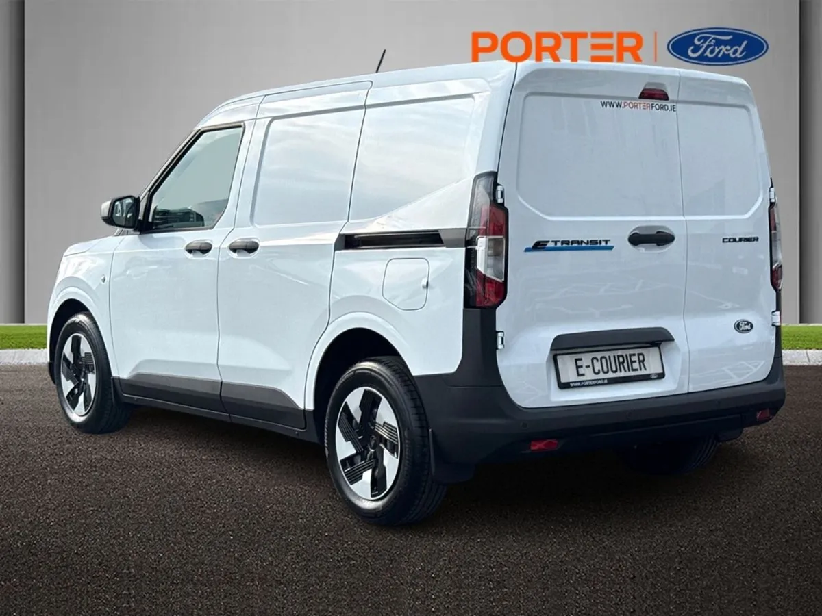 Ford Transit Courier FULL EV 43KWH 136ps *price ex - Image 3