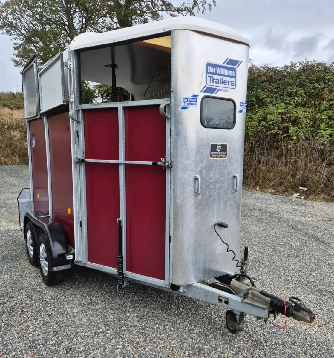 Ifor williams 505 horsebox as new - Image 3