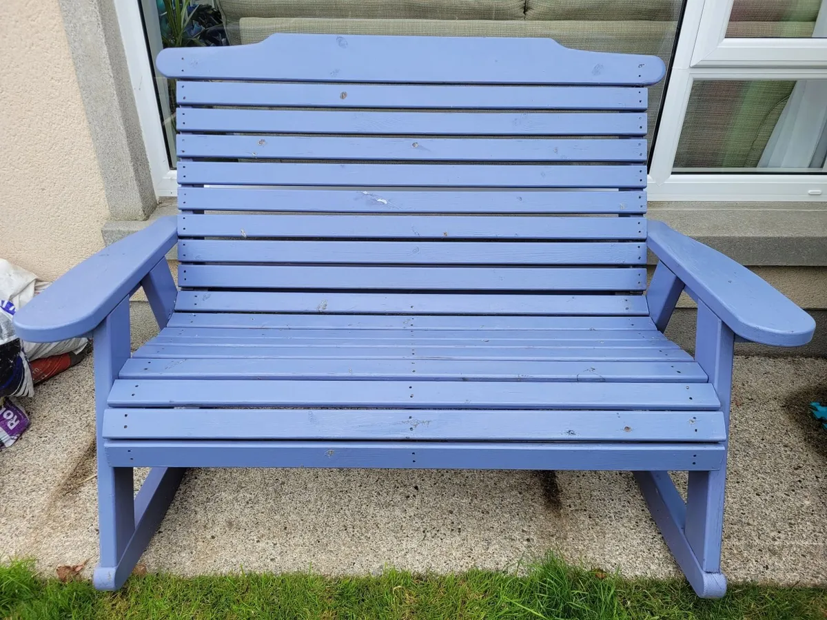 Outdoor wooden rocking seat