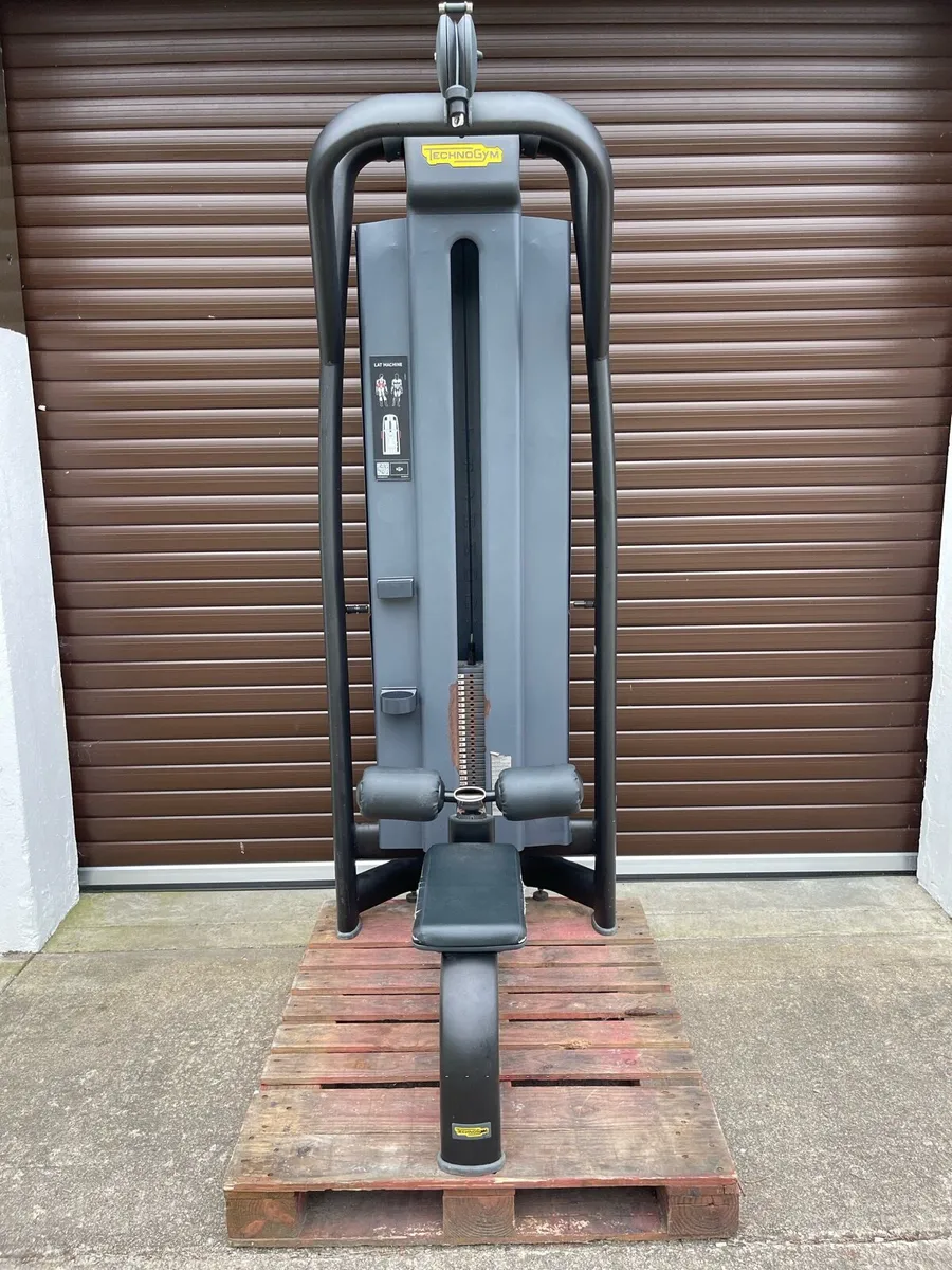 Technogym Selection Lat Pulldown - Image 1