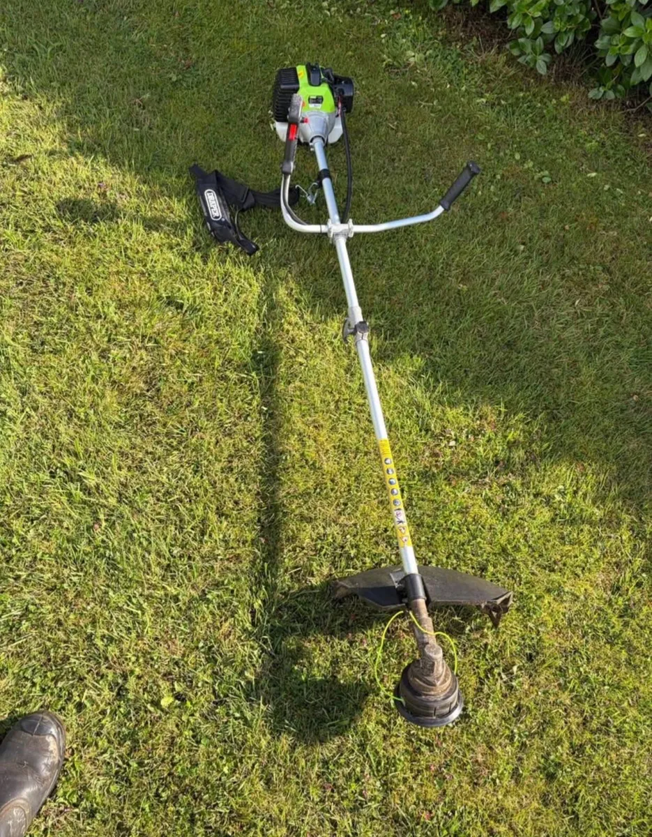 Draper 32.5cc petrol strimmer - Image 2