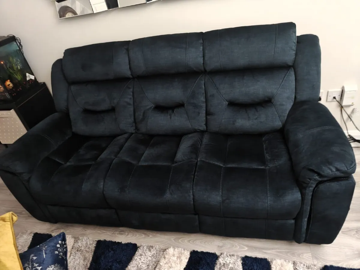 2 single manual recliner and matching 3 seater sof - Image 1