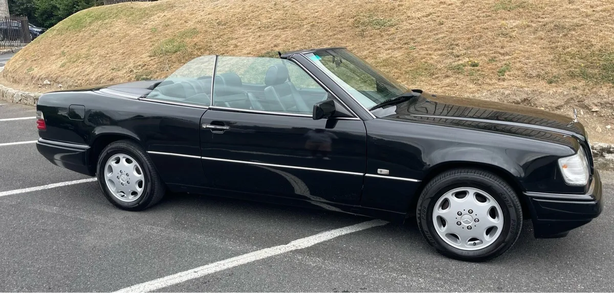 Mercedes E class convertible - Image 1