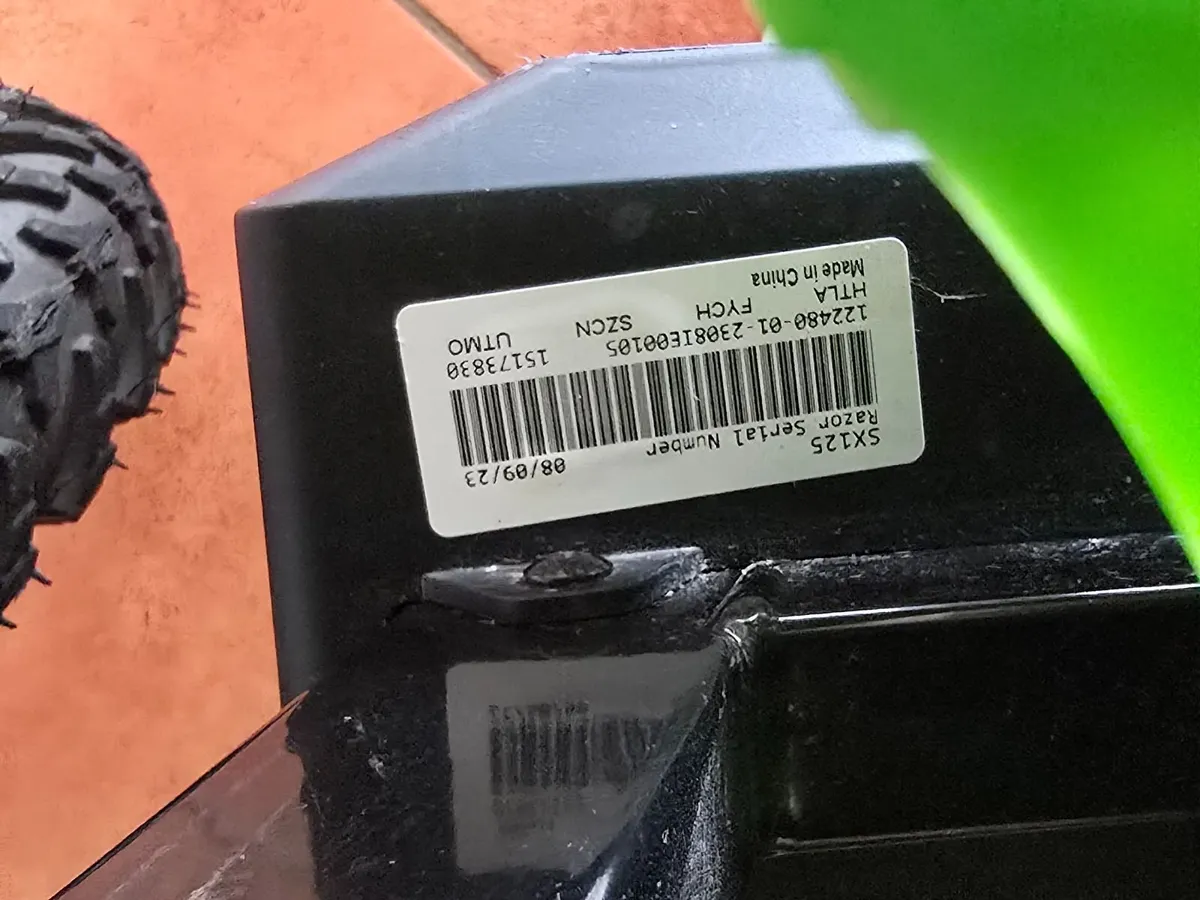 Razor SX125  10.8V Electric Mini Dirt Bike - Image 2