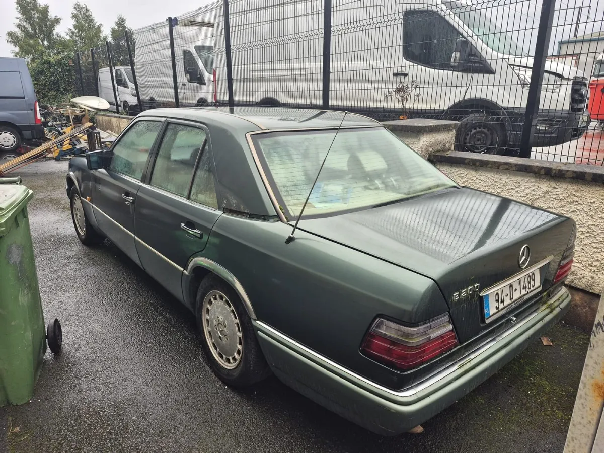 Mercedes-Benz E-Class 1994 - Image 2