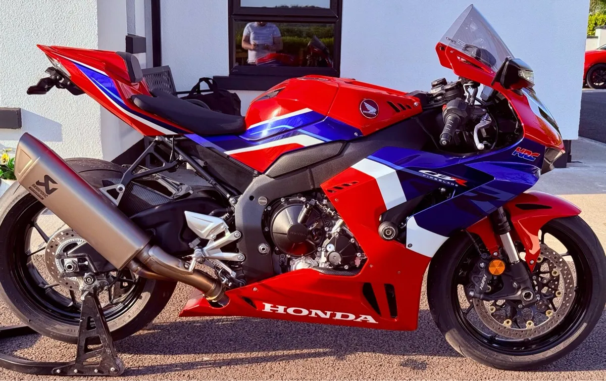 Honda CBR 1000RR-R - Image 2