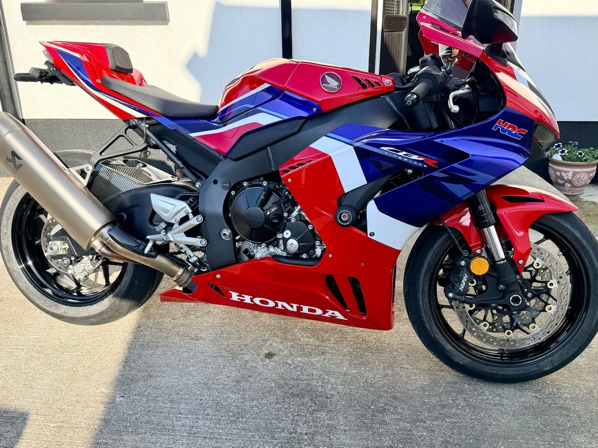 Honda CBR 1000RR-R - Image 4