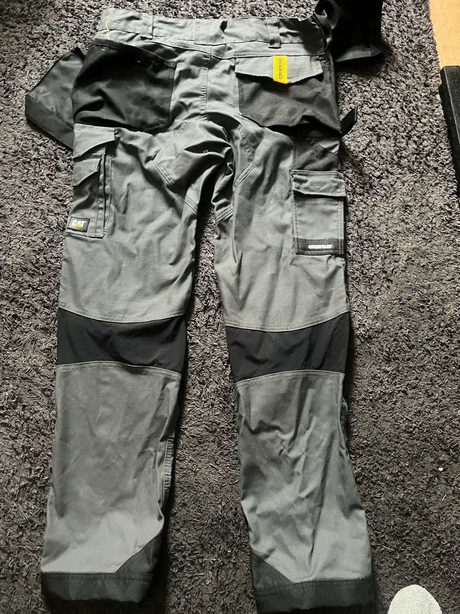 Work clothes - Image 1