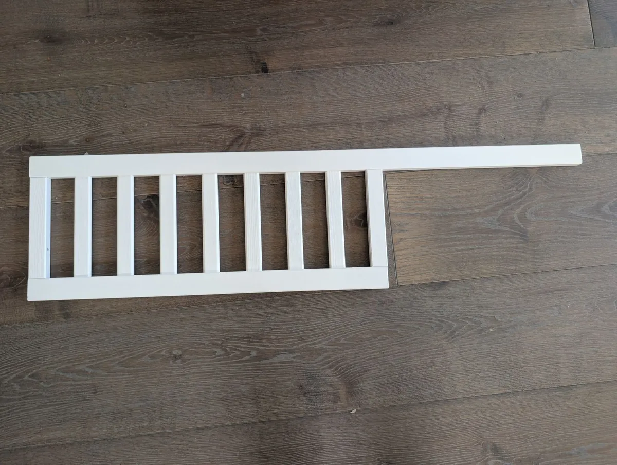 Elegant white wooden Baby cot - Image 3