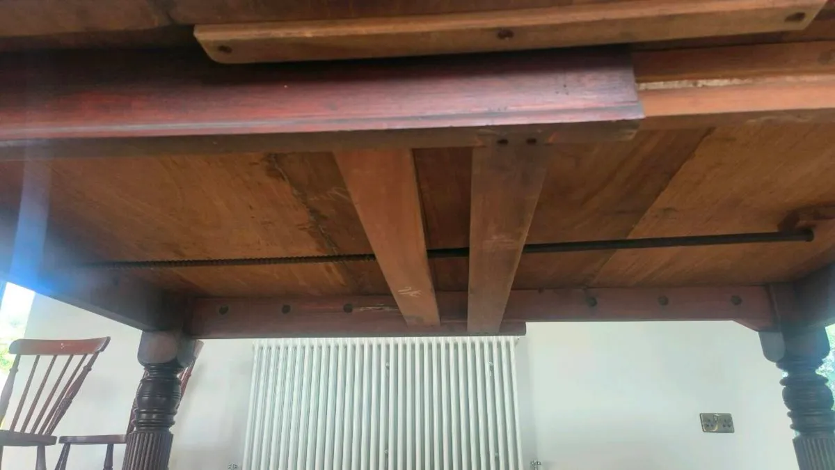 Dining table - Image 4