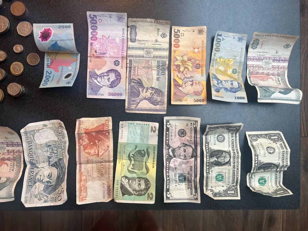 Coin and bill collection - Image 4