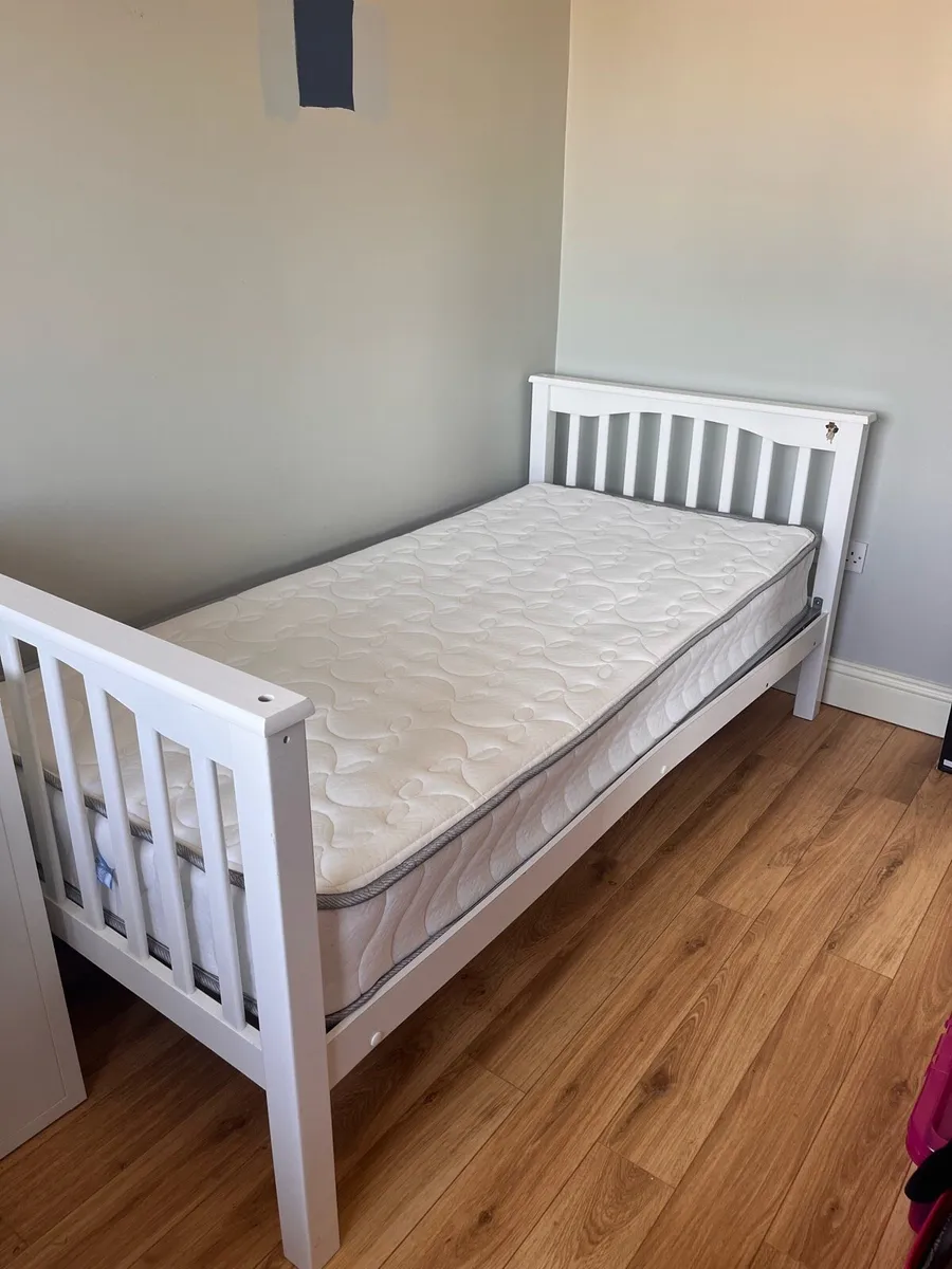 White single bed - Image 2