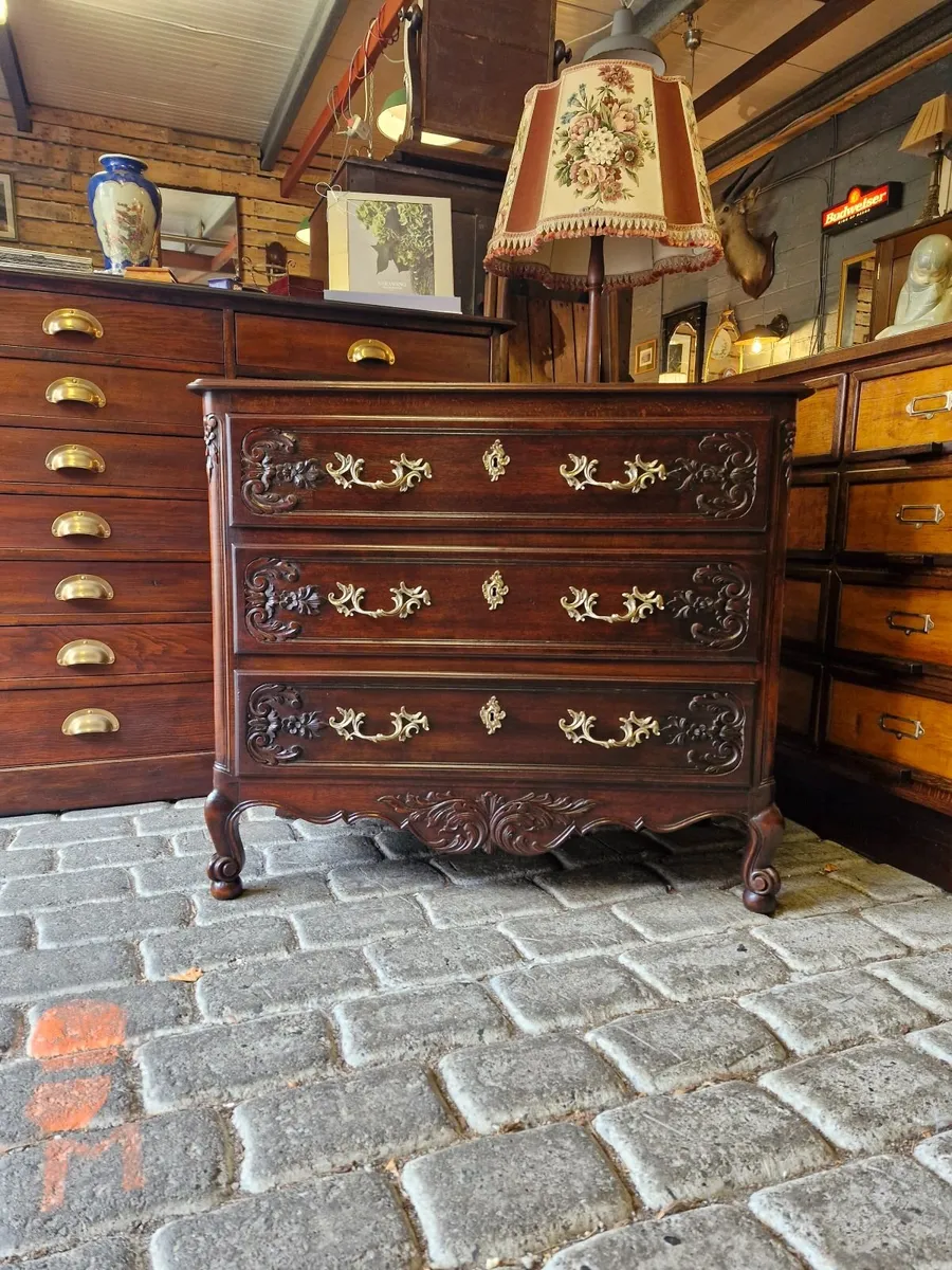 Chest - Image 1