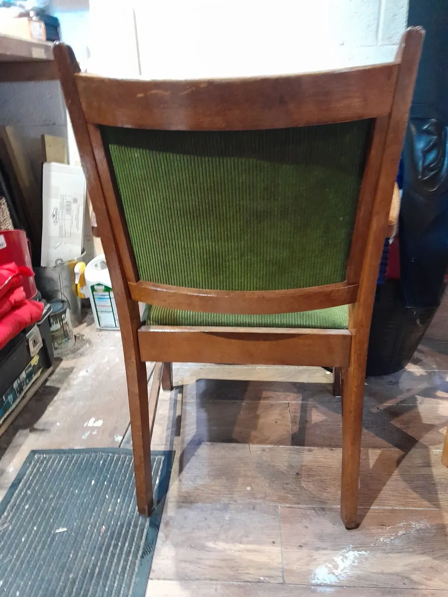 Stylish Chair - Image 3