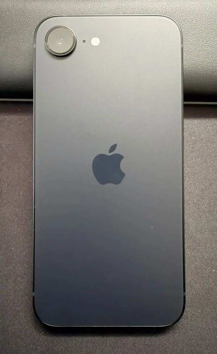 Apple iPhone 17e 256GB - Image 2