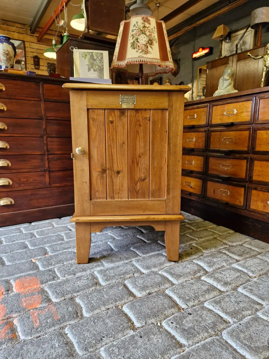 Cabinet - Image 3