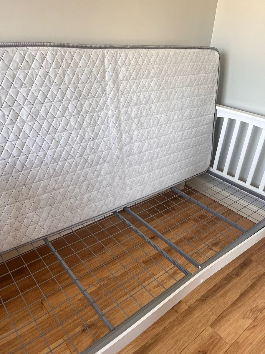 White single bed - Image 3
