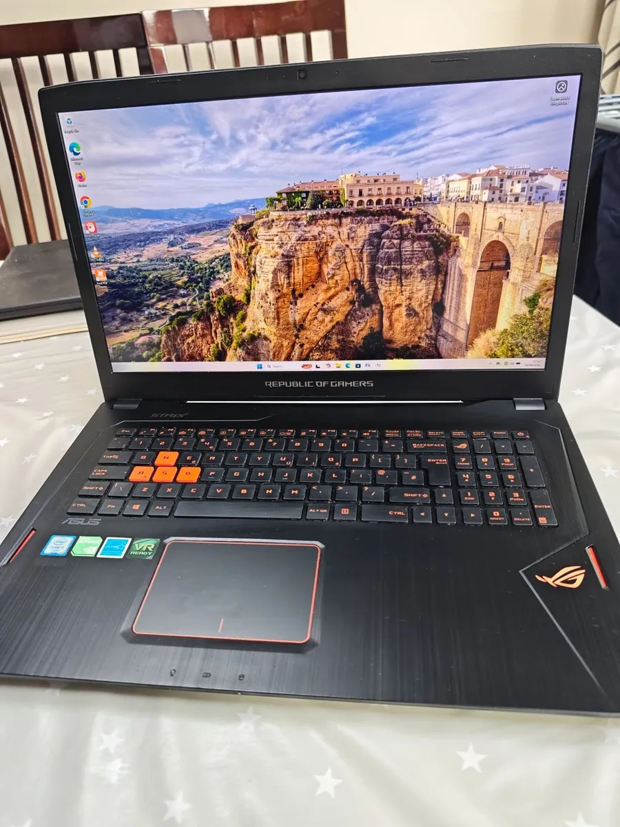 Laptop - Image 1