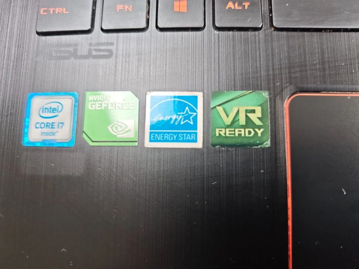 Laptop - Image 3