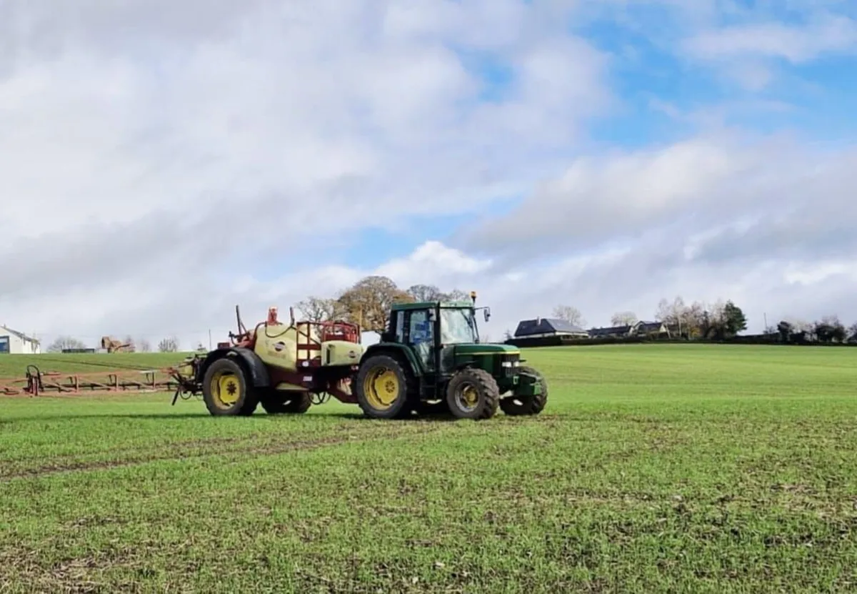 John Deere 6410 & Hardi Commander 2800 - Image 2
