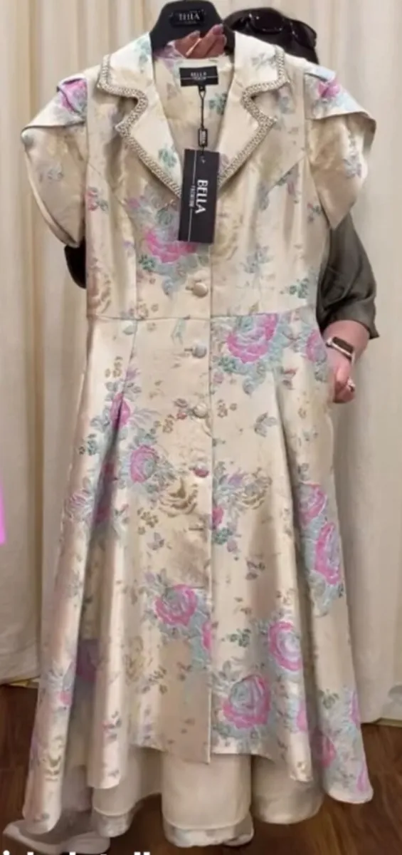 Mother of the bride - Image 1