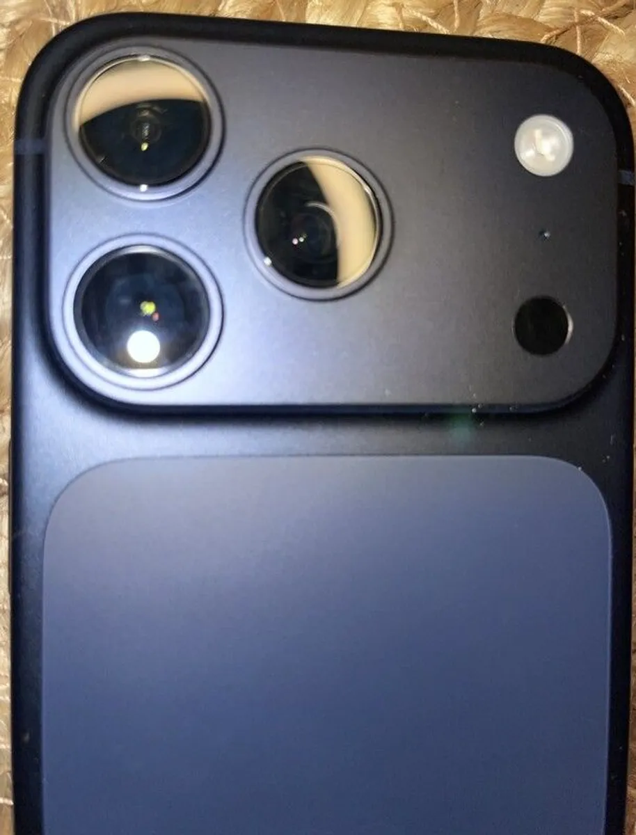 iPhone 17 Pro 256GB  Deep Blue  100Pct Battery  Apple Warranty Until 31 October  EUR1049 - Image 4