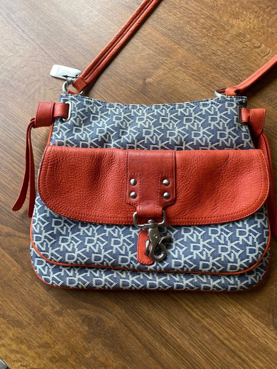 Ladies handbag - Image 1