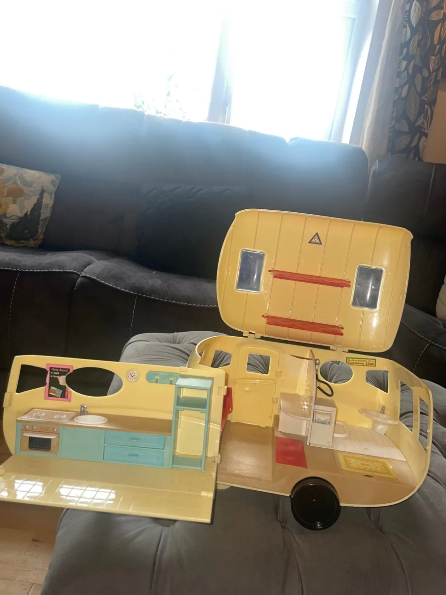 Sylvianian families caravan and car - Image 1
