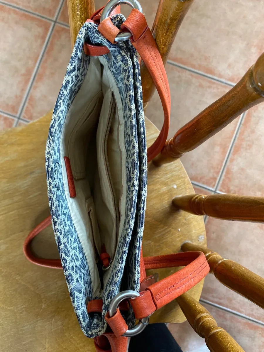Ladies handbag - Image 2